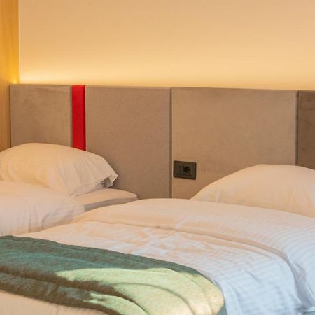 Benelux Hotel Peć Eksteriør billede