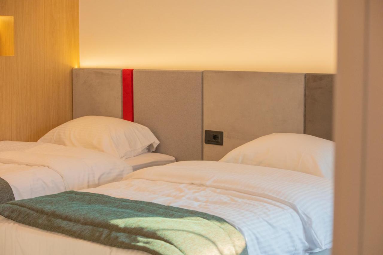Benelux Hotel Peć Eksteriør billede